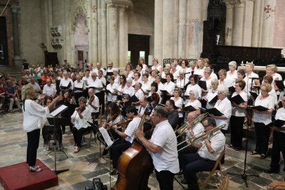 La Catedral es va omplir de gom a gom.