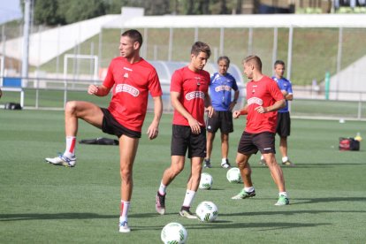 Los jugadores del CF Reus, durante un entrenamiento esta temporada.