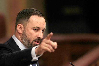 El líder de Vox, Santiago Abascal, s'adreça als diputats durant el debat d'investidura de Pedro Sánchez