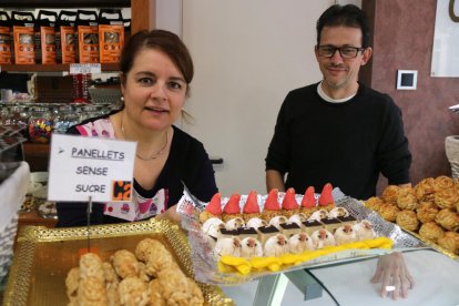 Imagen de la pastelería y los panellets del proceso