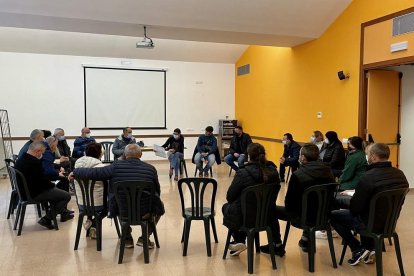 Reunió d'ahir a la tarda convocada per l'Ajuntament de Sarral amb la comunitat ucraïnesa del municipi.