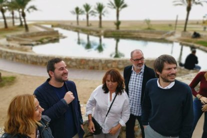 Imagen de Ismael Cortés con el europarlamentario, Ernest Urtasun, y la diputada en el Parlamento, Yolanda López