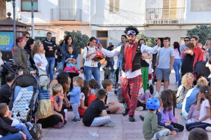 Imatge de l'espectacle «Màgia al carrer» amb el 'Mago Patxi'.