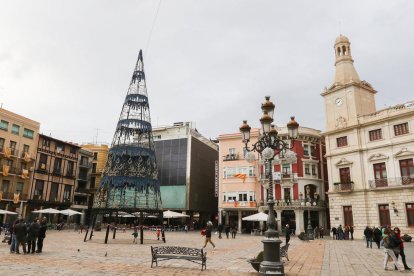 Una imagen de archivo del árbol de Navidad al Mercado el año pasado.