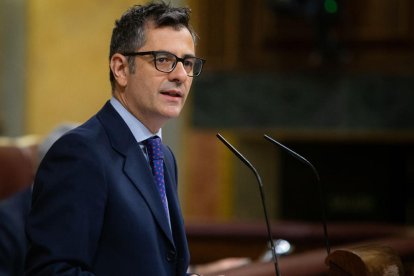 El ministre de Presidència, Félix Bolaños, a la tribuna de l'hemicicle del Congrés.