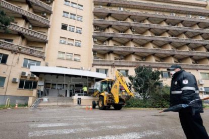 Façana de l'antic Hospital La Fe de València.