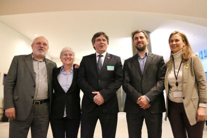 L'expresident Carles Puigdemont amb els exconsellers Lluís Puig, Clara Ponsatí, Toni Comín i Meritxell Serret