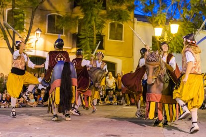 El Ball de Cavallets va actuar ahir a la tarda.