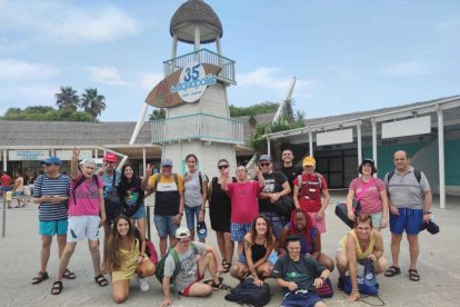 Los residentes disfrutaron una jornada en el Aquopolis de la Pineda.