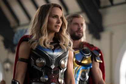 Natalie Portman y Chris Hemsworth en la nueva entrega de 'Thor'.