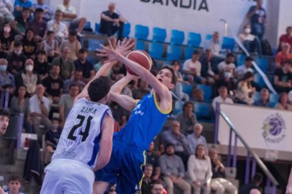 El CB Salou comença amb el peu esquerre el 'play-off' d'ascens amb una derrota contra el Gandía (71-68)