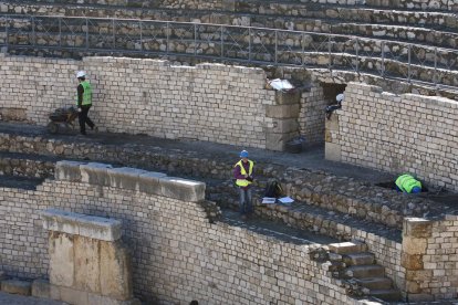 Les prospeccions arqueològiques i l'anàlisi de les estructures es fan a la zona construïda als 70.