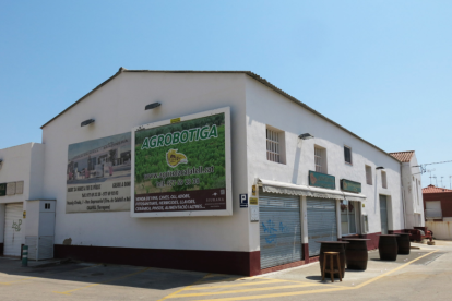 L'edifici de la Cooperativa de Calafell es troba al passeig de la Unió.