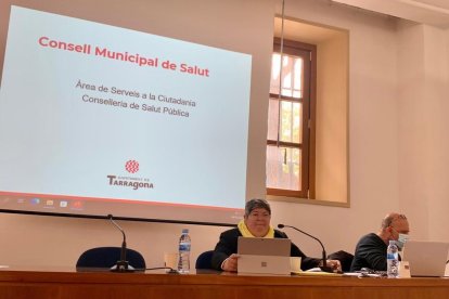 La consejera de Salud Pública del Ayuntamiento de Tarragona, Cinta Pastó, ha presidido la reunión.