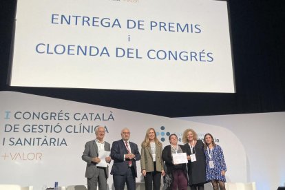 Momento de la entrega del premio.