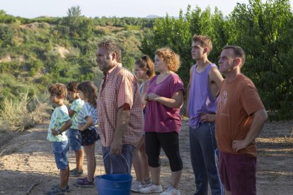 La família protagonista de la pel·lícula 'Alcarràs', interpretada per actors no professionals.