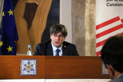 L'expresident Carles Puigdemont durant la roda de premsa a l'Alguer després de la vista al Tribunal d'Apel·lació de Sàsser, a Sardenya el 4 d'octubre del 2021.