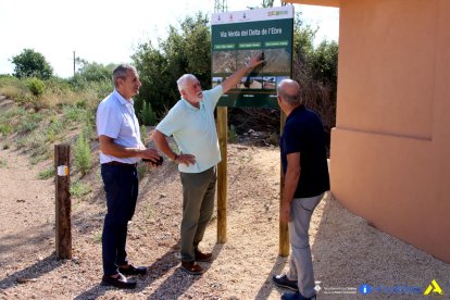 D'esquerra a dreta: l'alcalde de L'Aldea, Xavier Royo, el de Camarles, Ramon Brull, i el de l'Ampolla, Francesc Arasa.