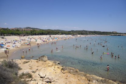 Una imagen de la Arrabassada, donde volvieron los bañistas el verano del año pasado.