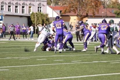 La defensa de los Vienna Vikings anuló el ataque de los Dragons.