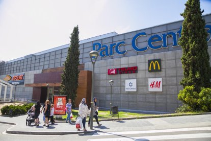 El robo se cometió en una tienda de ropa.