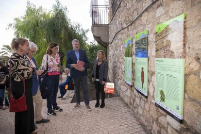 Imatge de la inauguració del segon jardí poètic de Tarragona als parcs de les Granotes i Amfiteatre.