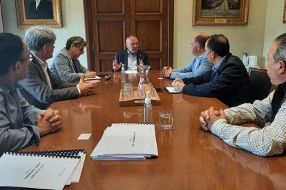 Imatge d'arxiu d'una reunió de seguiment entre Carles Pellicer i Endesa.