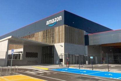 Nave logística de Amazon instalada en Mollet del Vallès.