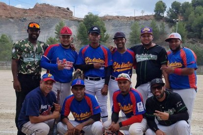 Los miembros de los CBS Vila-seca Gladiators antes del duelo.