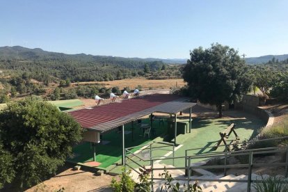 El Camp de Tir es troba a la partida del Pla de l'Ovella.