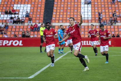 Guillermo Fernández celebrant el gol contra el Numancia.