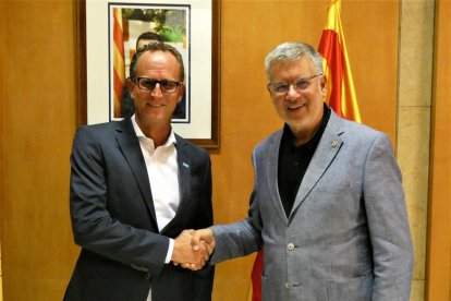 L'alcalde de Tarragona, Pau Ricomà i el director del centre de producció de BASF a Tarragona, Benjamin Hepfer