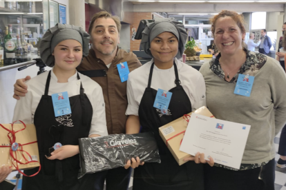 Imatge dels representants de l'institut Pere Martell, guanyadors de la 7a Mostra-Concurs Gastronòmic PFI.