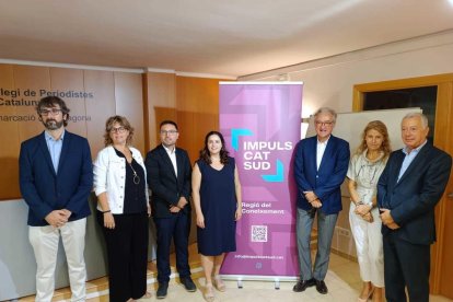 Representantes de la AEQT y el Clúster TIC Catalunya Sud asistieron a la presentación de la asociación.