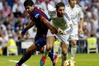 Luis Suárez i Sergio Ramos, en un clàssic.