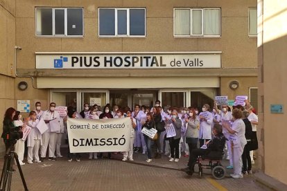 Imatge de la protesta dels treballadors a l'Hospital Pius de Valls.