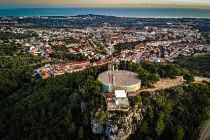 Vista aèria del dipòsit d'aigua de La Morella a Roda de Berà.