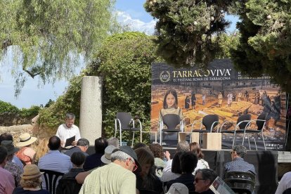 Imatge de l'acte d'inauguraciò al Passeig Arqueològic.