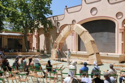 L'espectacle 'Maña' de la companyia Manolo Alcántara s'ha representat aquest diumenge a la Palma de Reus.