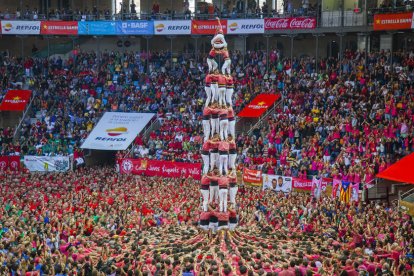 Imatge del Concurs de Castells del 2018 a la Tarraco Arena Plaça, plena de gom a gom.