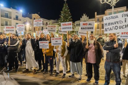 Imatge de les protestes a Reus per denunciar la deportació de Badaoui.