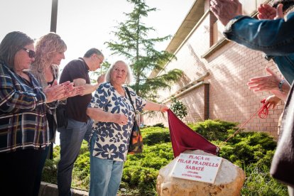 La commemoració, plena de simbolisme, es va fer ahir a la tarda, al davant del centre cívic de Torreforta.