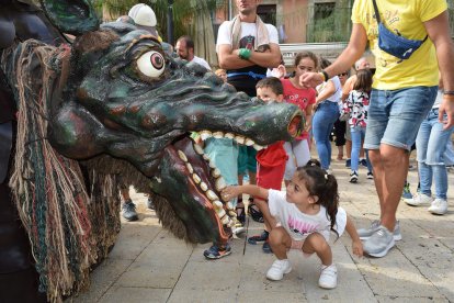 Imatge del Seguici Popular del matí de Santa Tecla a la plaça de la Font.