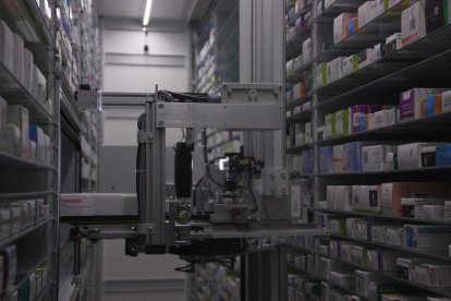 Pla del robot que dispensa automàticament medicaments.