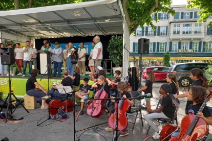 Imatge de la celebració de biennal cultural 'Tots Creadors' a Voiron.