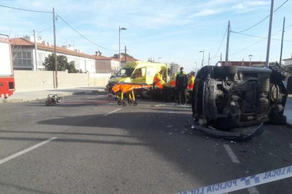 El conductor del vehicle bolcat ha quedat atrapat mecànicament.