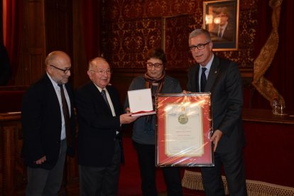 L'acte d'entrega de la medalla de la ciutat.