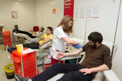 El Banco de Sangre alerta del descenso de donaciones este 2016 en Tarragona