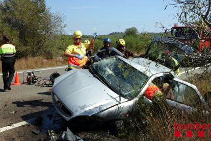 Un herido grave y otro leve en un accidente en el Perelló