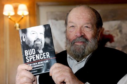 Fotografía d'arxiu datada el 13 d'abril de 2011 de l'actor Bud Spencer durant la presentació d'un llibre autobiogràfic.